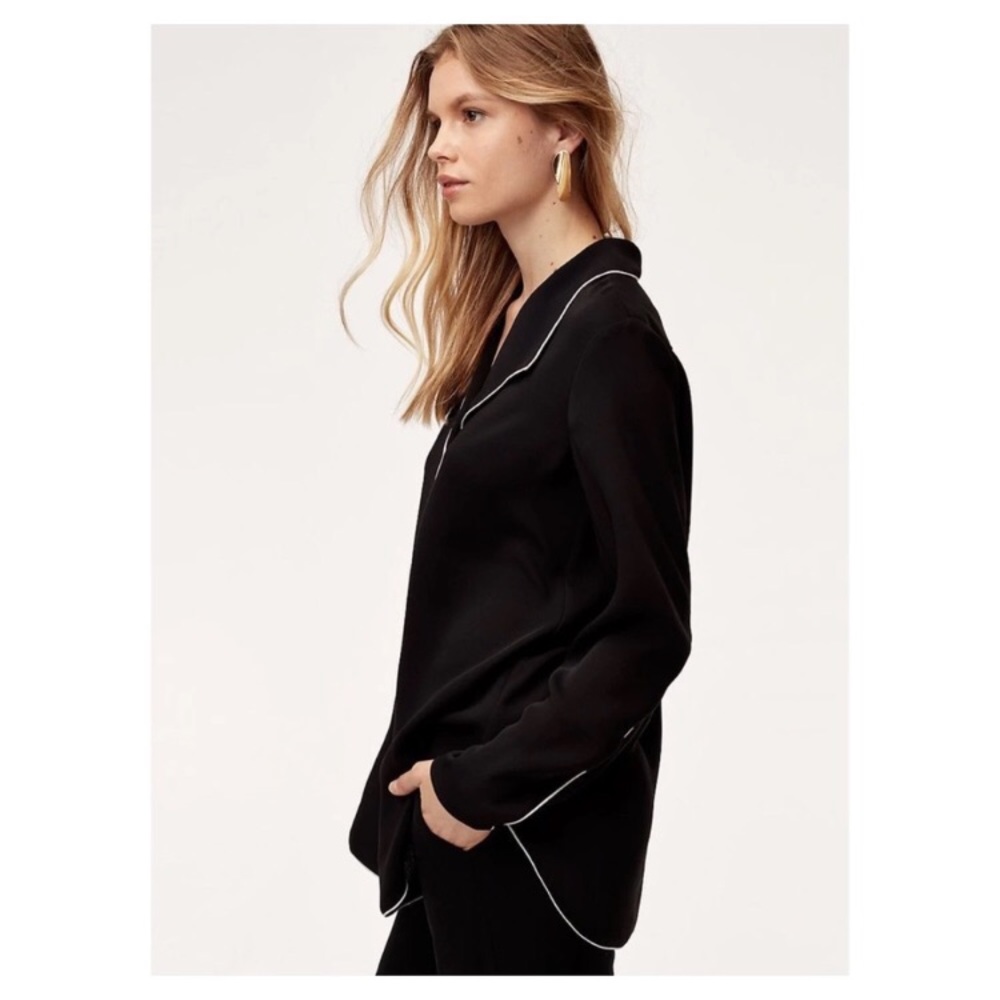 SOLD Aritzia Babaton Rena Shirt